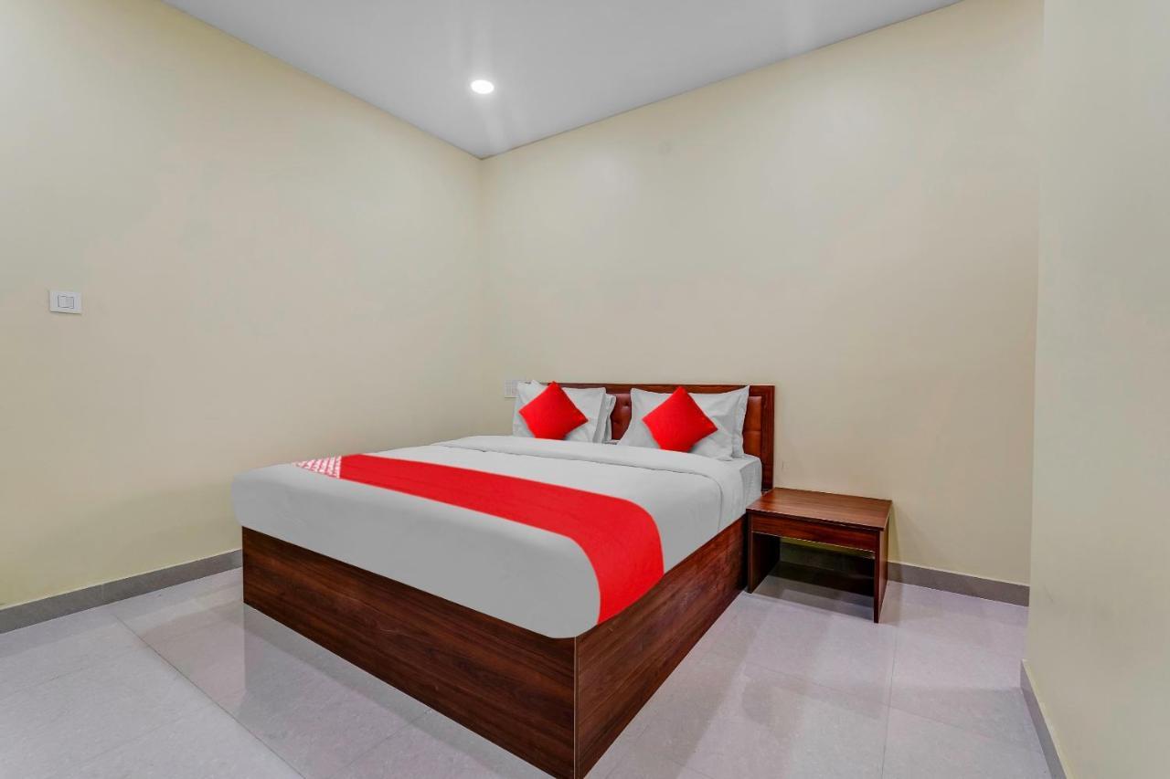 Oyo Flagship Hotel Ayodhya Bangalore Buitenkant foto