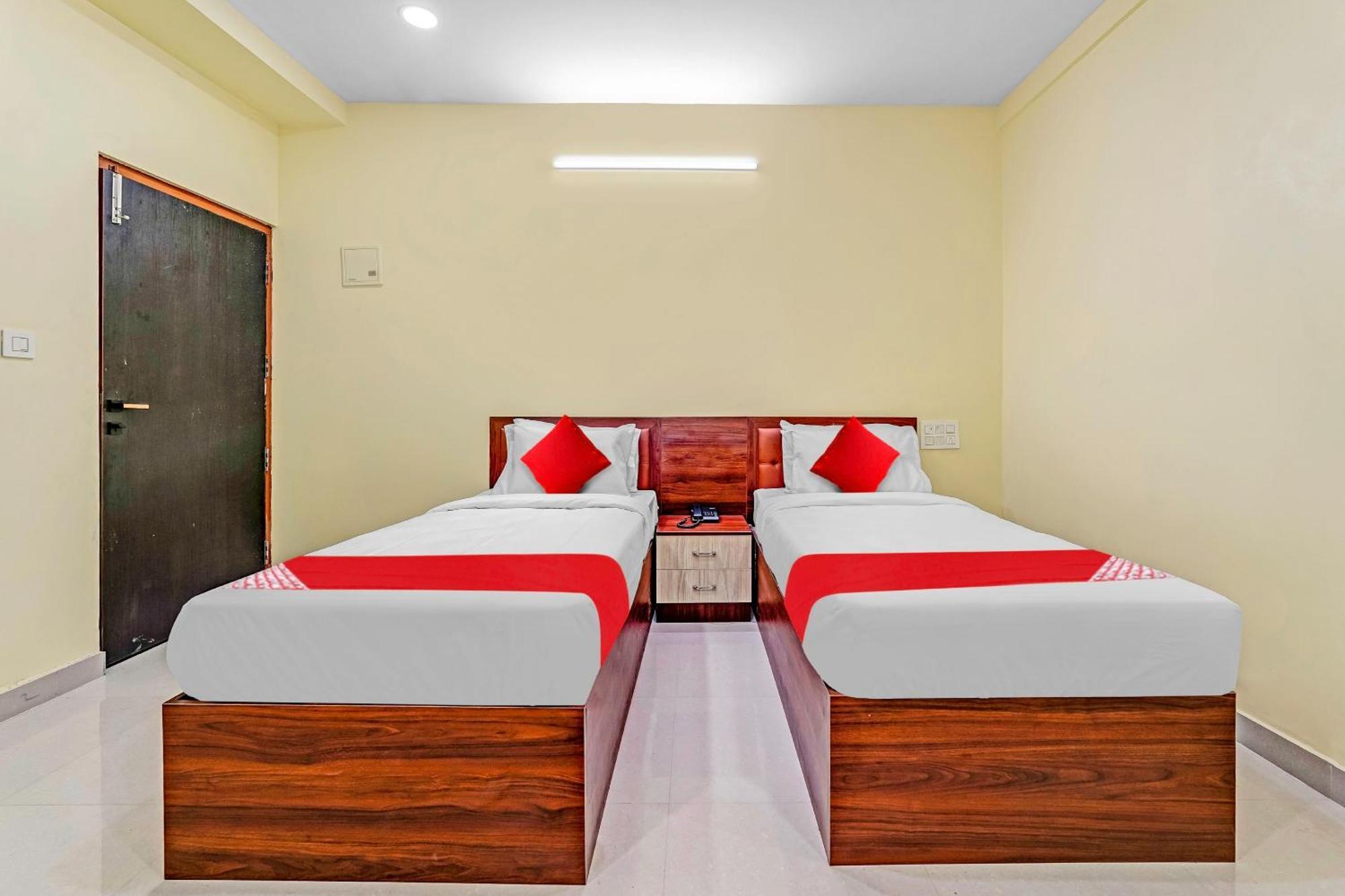 Oyo Flagship Hotel Ayodhya Bangalore Buitenkant foto