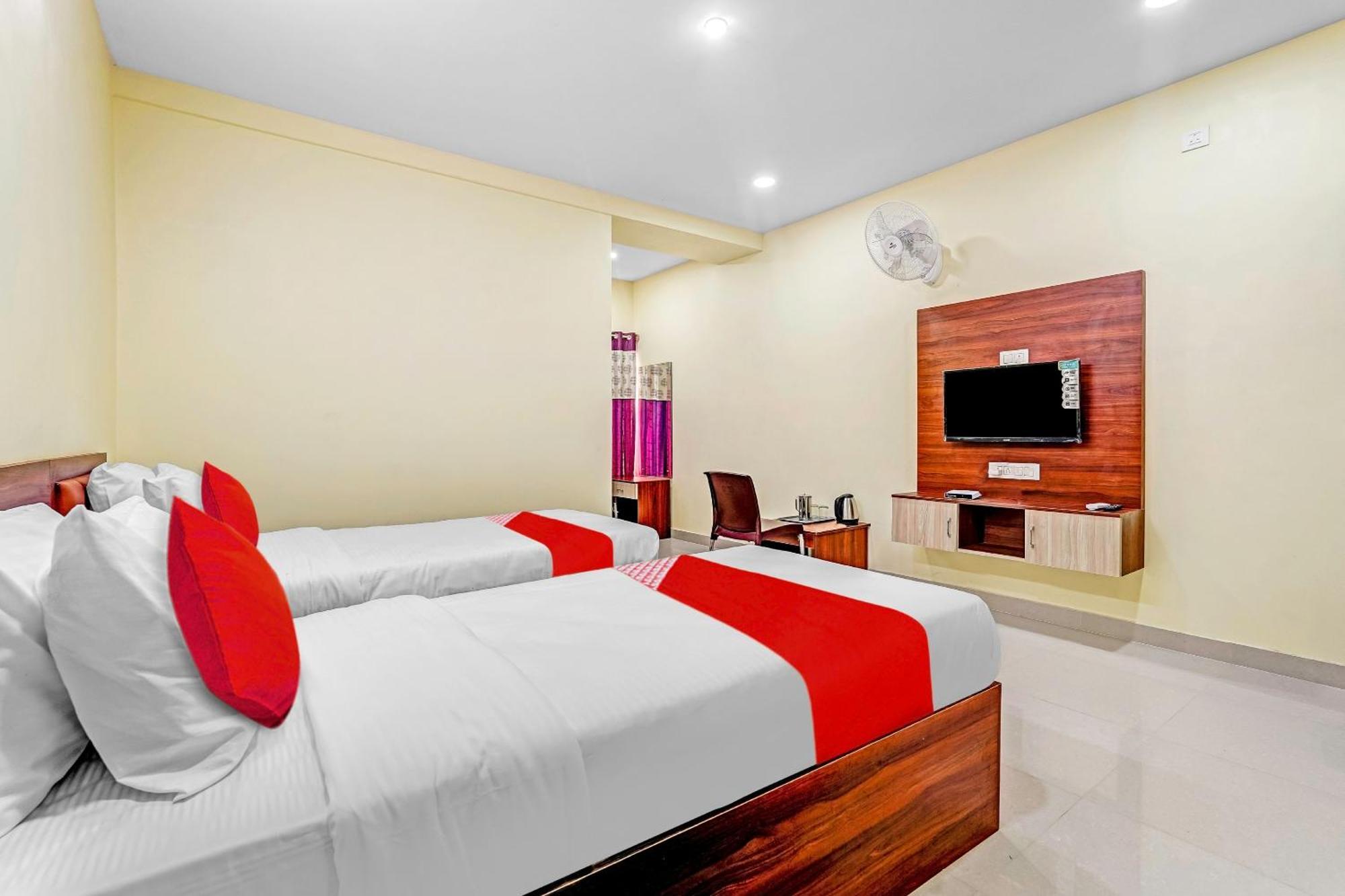 Oyo Flagship Hotel Ayodhya Bangalore Buitenkant foto