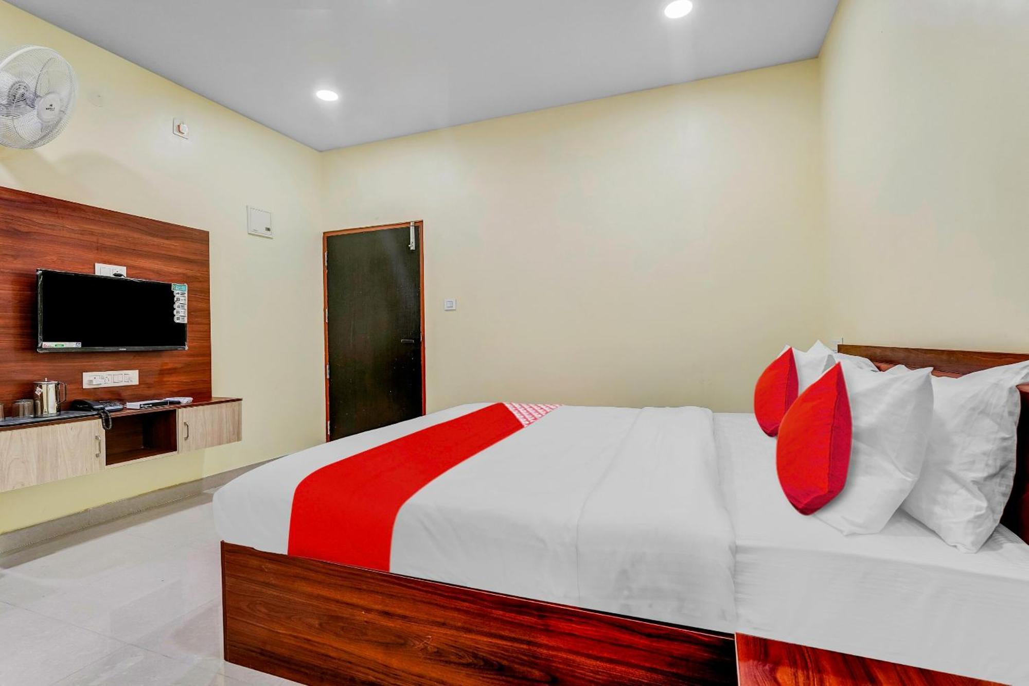 Oyo Flagship Hotel Ayodhya Bangalore Buitenkant foto